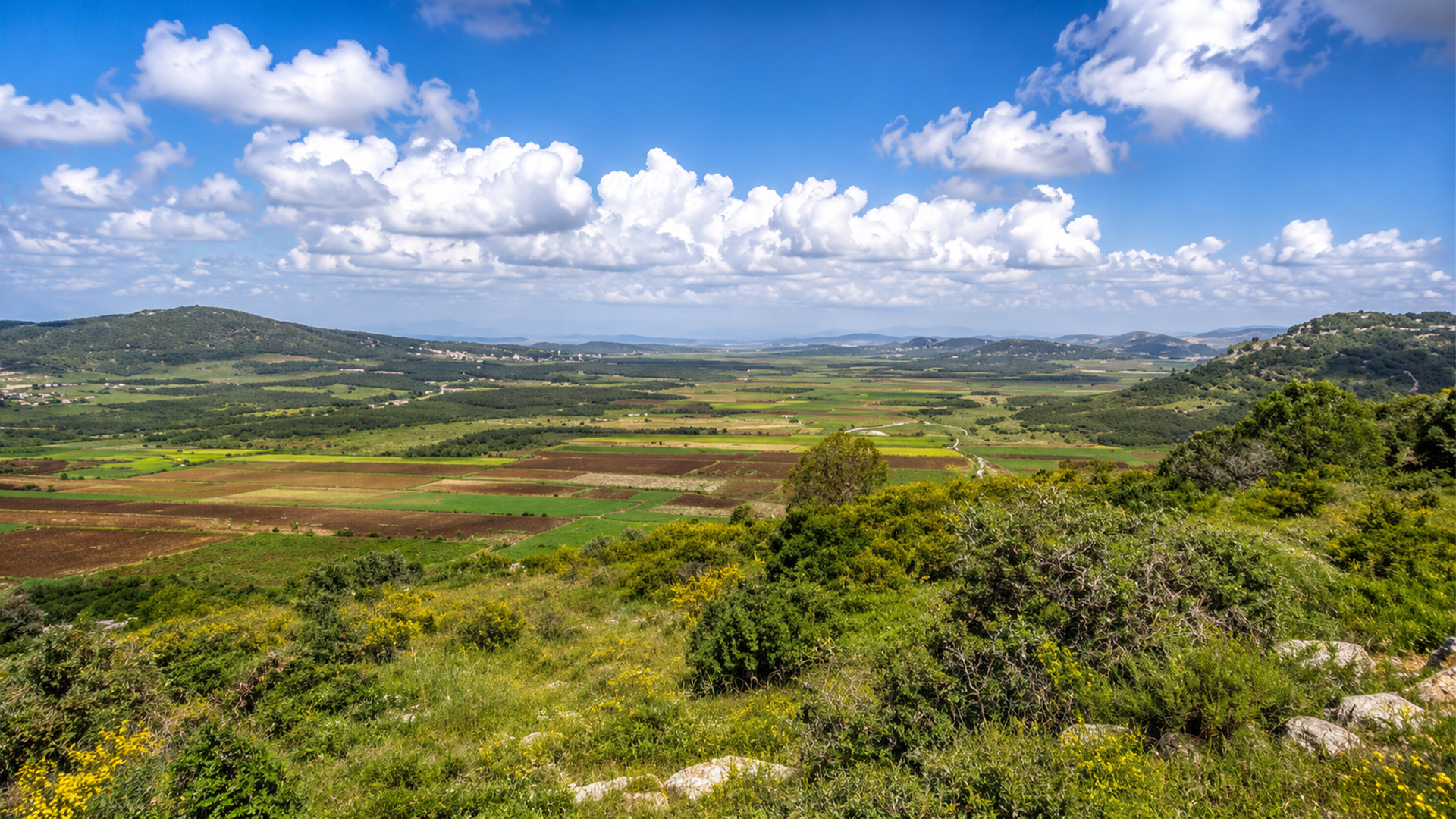 Northern Samaria: Mountain Views, Ancient History and Routes for a Thoughtful Trip